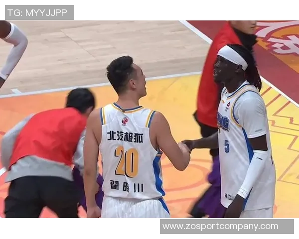 文班在CBA首节遭遇重创五次失误三次犯规表现不佳引发热议