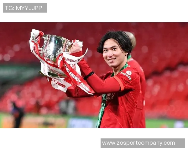 日本与加纳交锋前发布海报南野拓实成为焦点球员