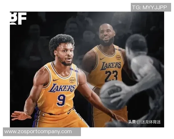 字母哥身穿老詹赠送的23号球衣入更衣室布朗尼球衣成新亮点